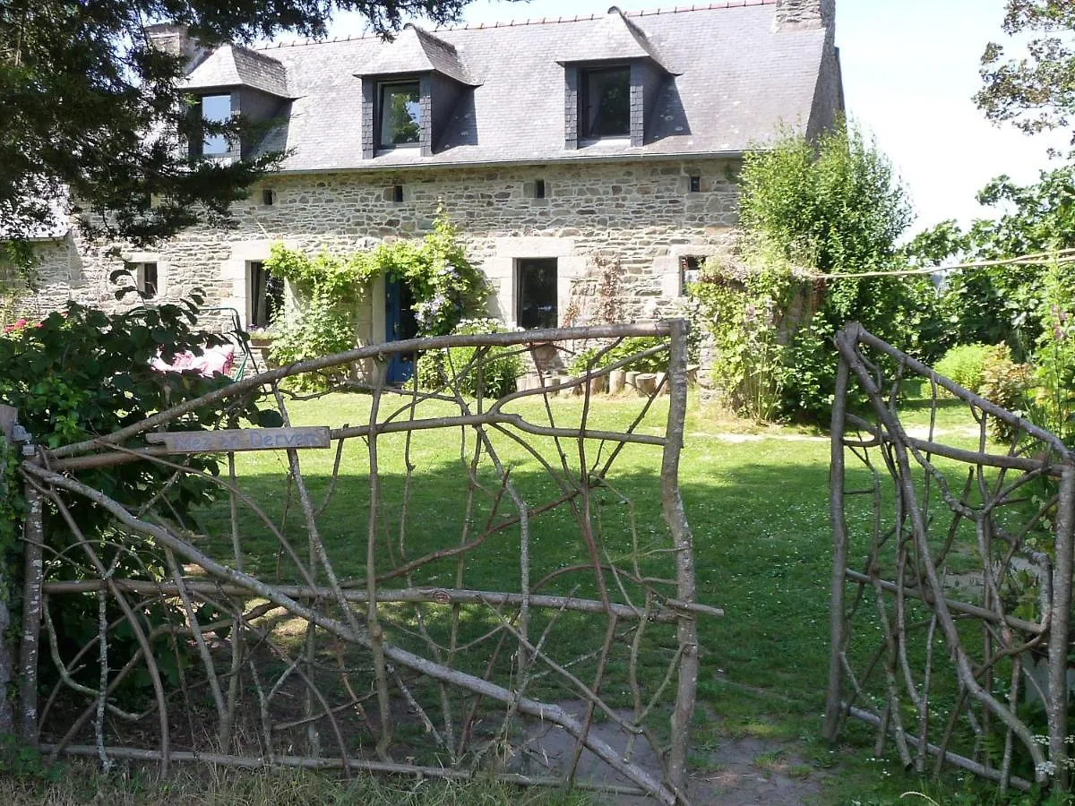Bed & Breakfast Chambre D'Hotes Suite 53M2 Ou Caravane Vintage Avec Cuisine Et Salle De Bains Privees, B&B 53M2 Suite Or Vintage Caravan With Private Kitchen And Bathroom Pleumeur-Gautier